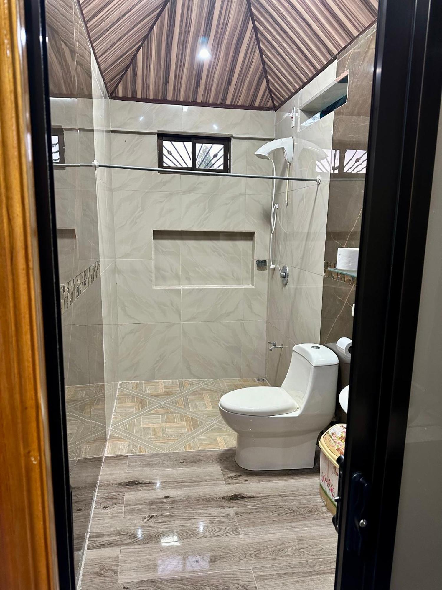 Casa 1 En Cr, 2 Con 3 Ac Y Equipada