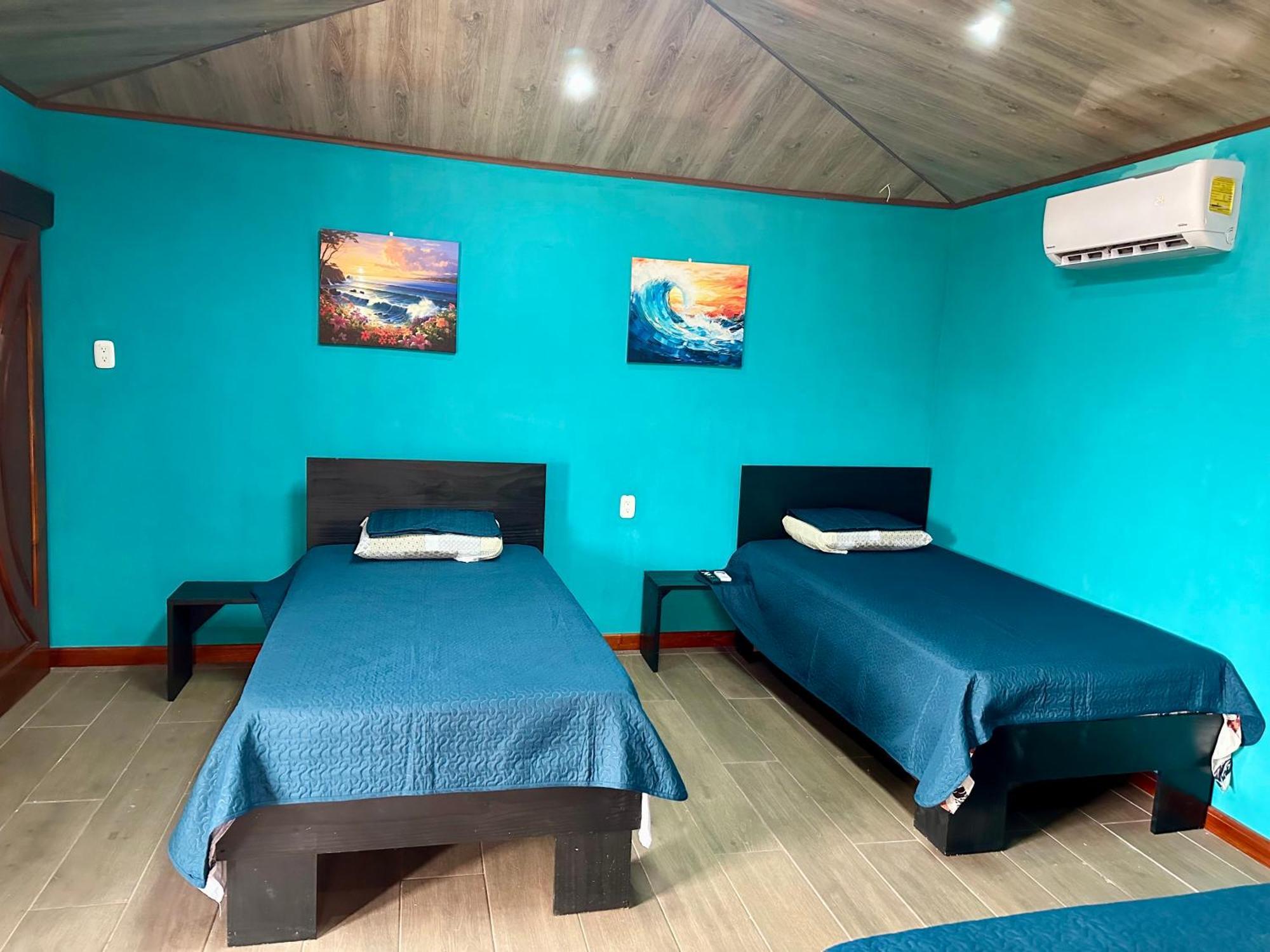 Casa 1 En Cr, 2 Con 3 Ac Y Equipada Hébergement de vacances *