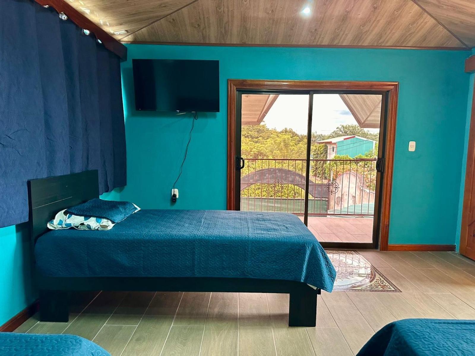 Casa 1 En Cr, 2 Con 3 Ac Y Equipada Hébergement de vacances *